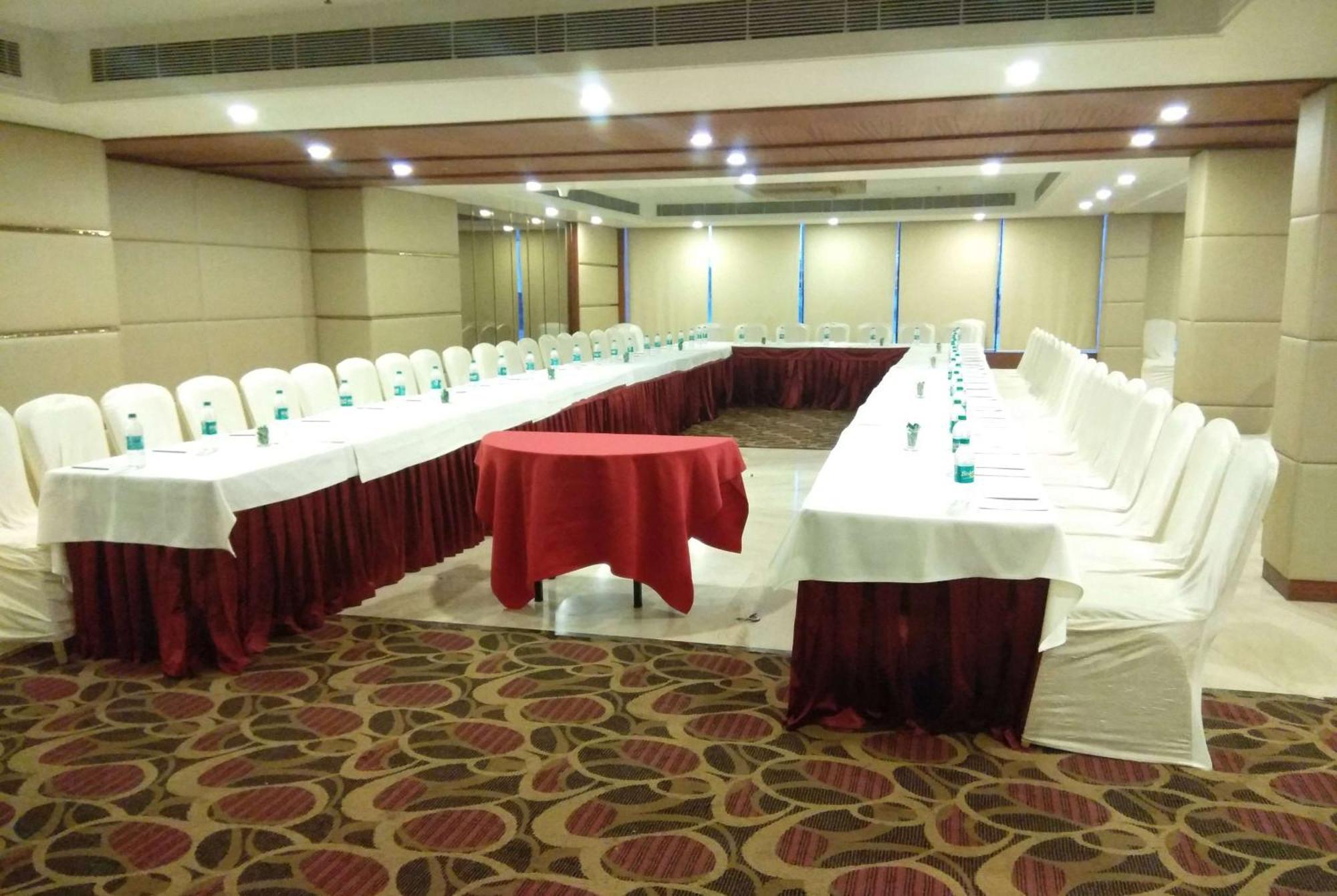 Ramada By Wyndham Ghaziabad Vasundhara Hotel Eksteriør billede