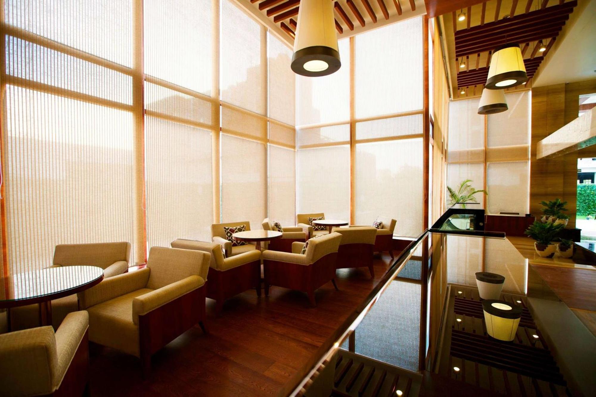 Ramada By Wyndham Ghaziabad Vasundhara Hotel Eksteriør billede