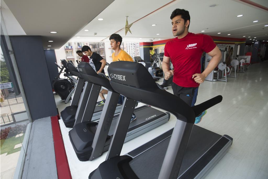 Ramada By Wyndham Ghaziabad Vasundhara Hotel Eksteriør billede