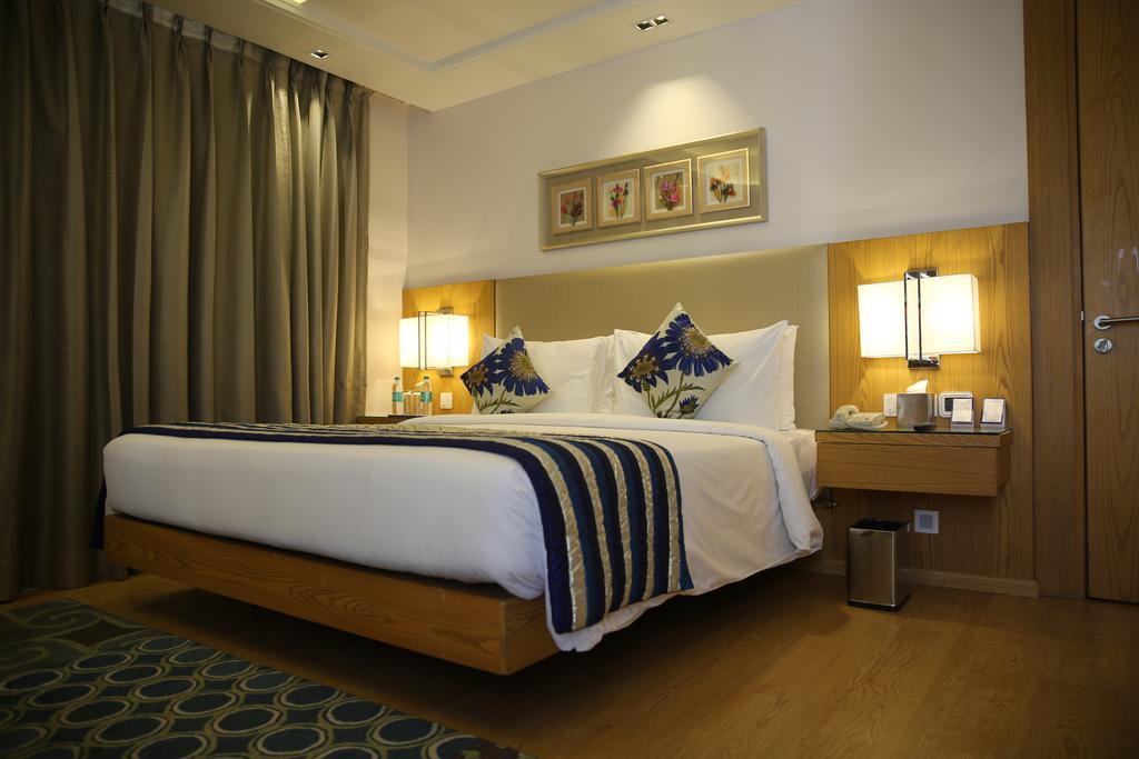 Ramada By Wyndham Ghaziabad Vasundhara Hotel Eksteriør billede