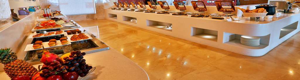 Ramada By Wyndham Ghaziabad Vasundhara Hotel Restaurant billede