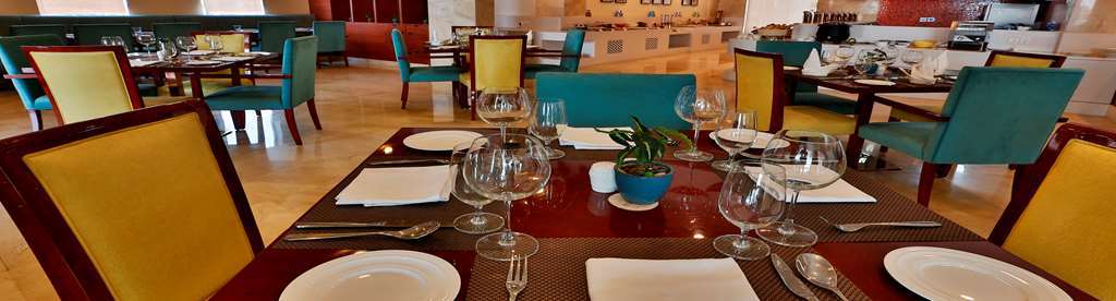Ramada By Wyndham Ghaziabad Vasundhara Hotel Restaurant billede